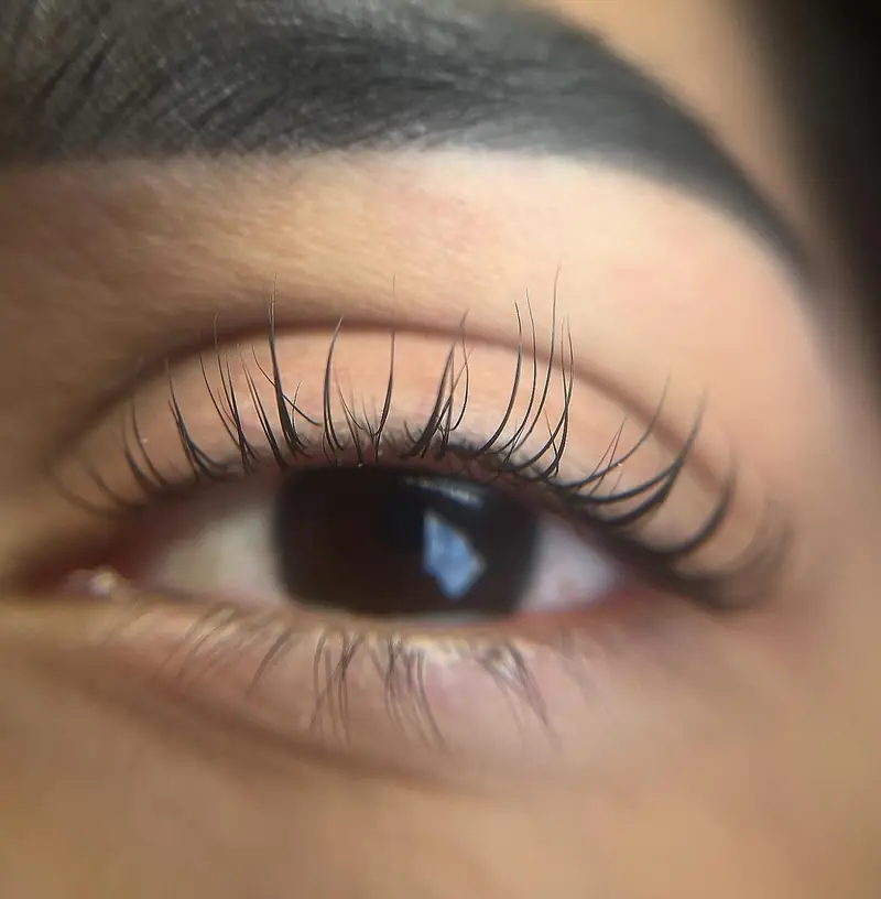 Pestañas hechas por Katy Durán